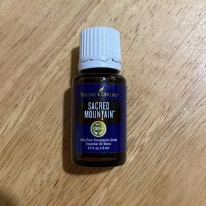 - Sacred mountain 15 ml young living oil brand new